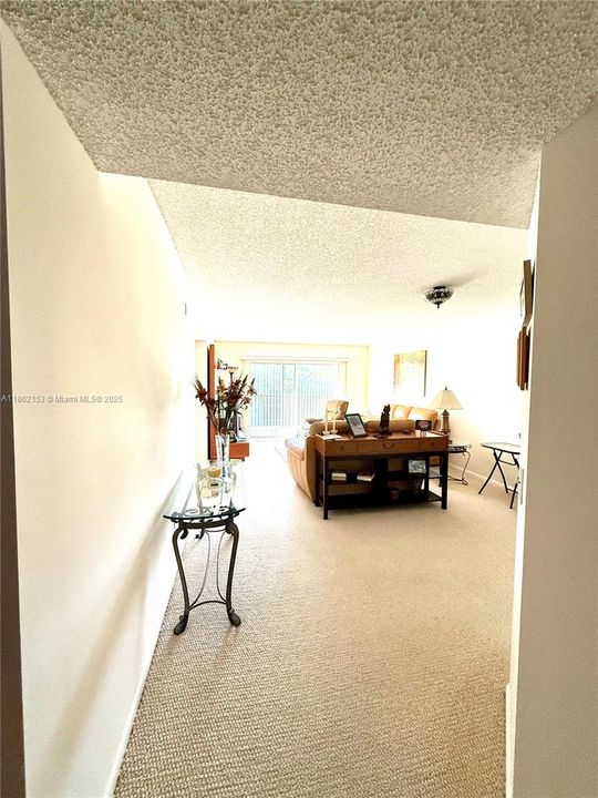 Vendido Recientemente: $210,000 (2 camas, 2 baños, 1364 Pies cuadrados)