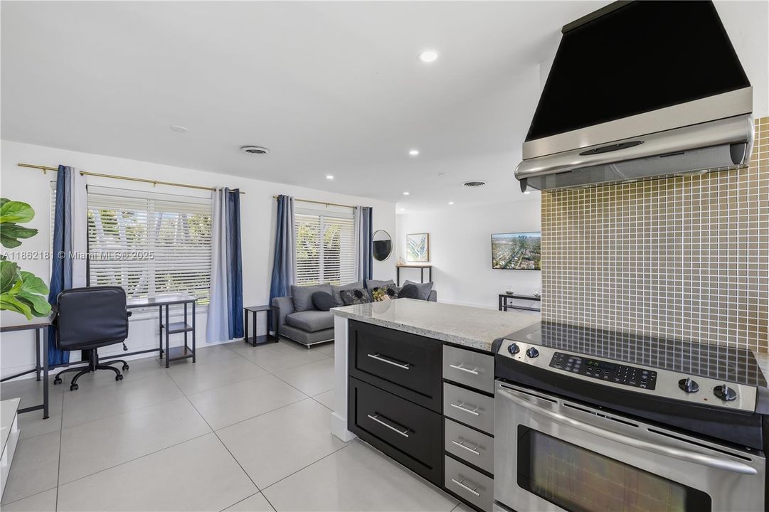 Recently Rented: $7,000 (3 beds, 2 baths, 1433 Square Feet)