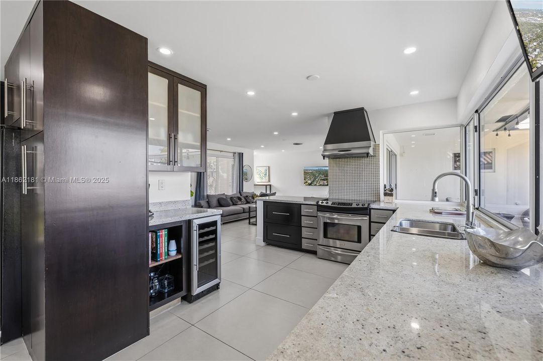 Recently Rented: $7,000 (3 beds, 2 baths, 1433 Square Feet)