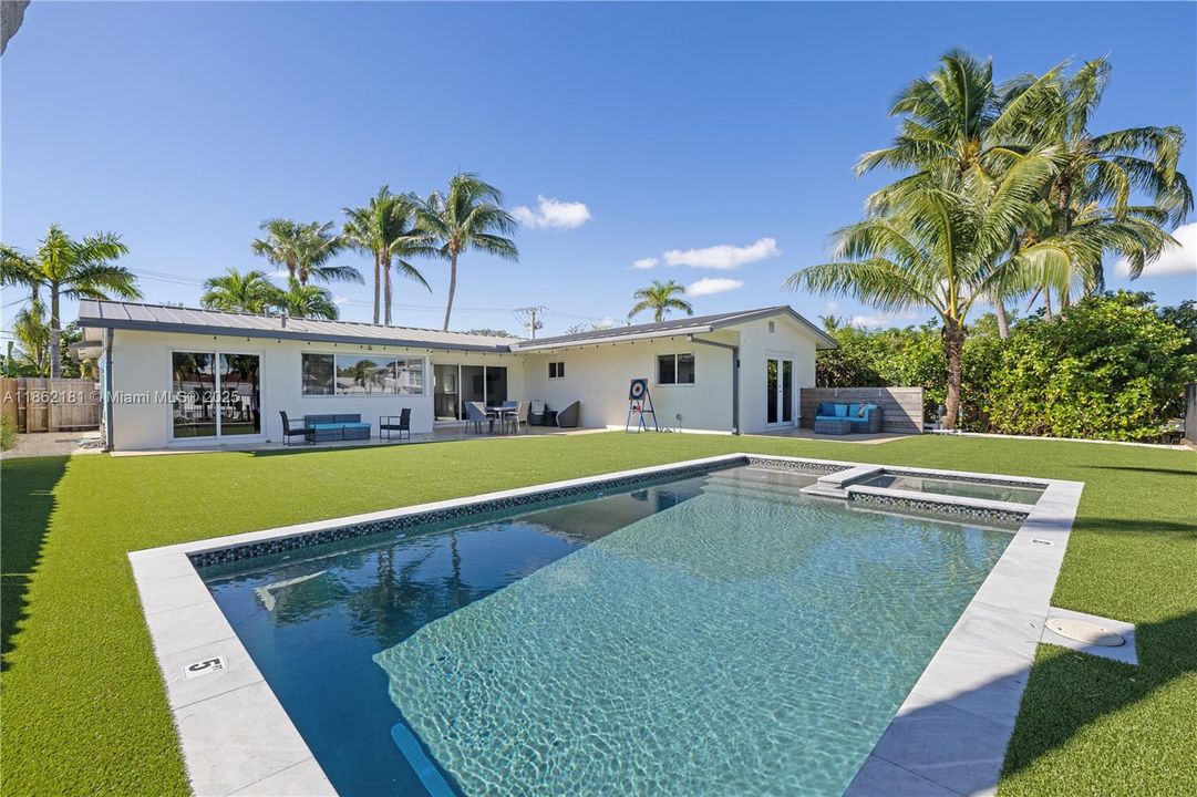 Recently Rented: $7,000 (3 beds, 2 baths, 1433 Square Feet)