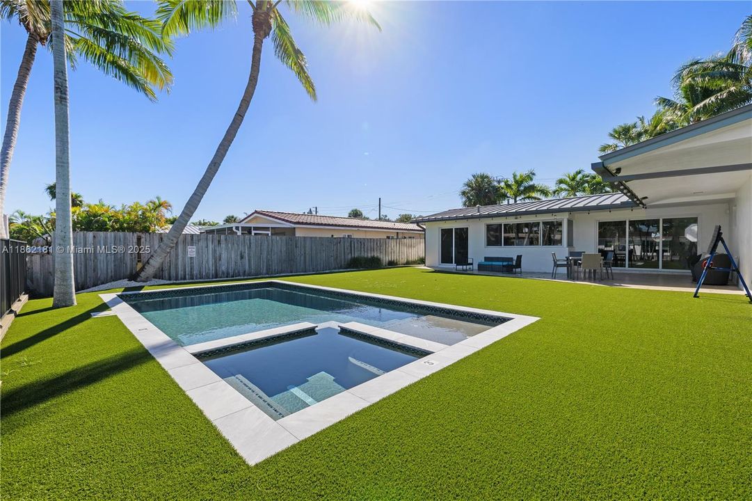 Recently Rented: $7,000 (3 beds, 2 baths, 1433 Square Feet)