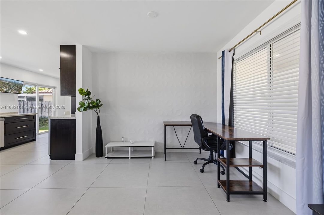 Recently Rented: $7,000 (3 beds, 2 baths, 1433 Square Feet)