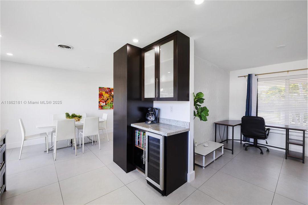 Recently Rented: $7,000 (3 beds, 2 baths, 1433 Square Feet)