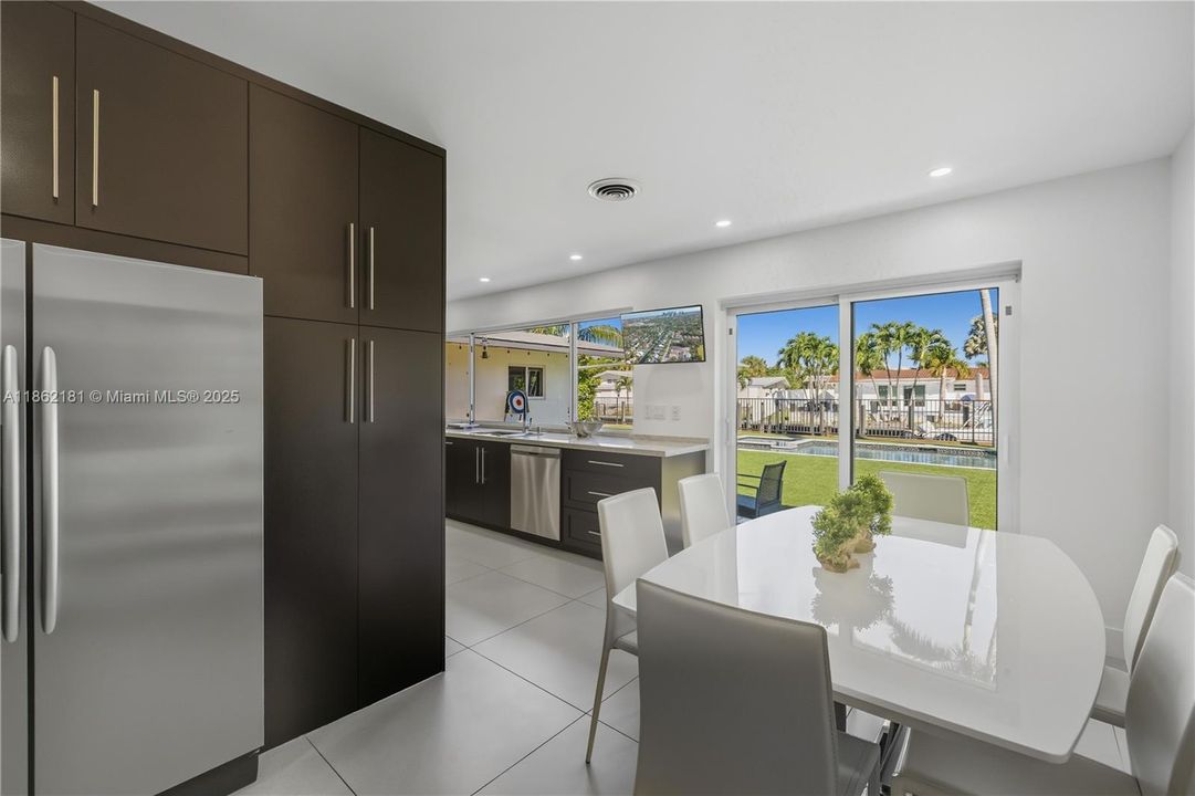 Recently Rented: $7,000 (3 beds, 2 baths, 1433 Square Feet)