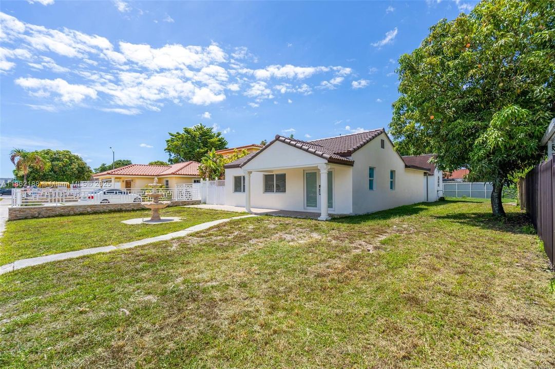 Recently Sold: $665,000 (4 beds, 2 baths, 1171 Square Feet)