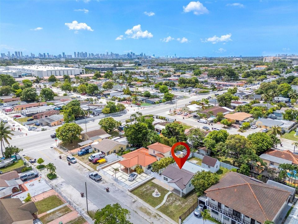 Recently Sold: $665,000 (4 beds, 2 baths, 1171 Square Feet)