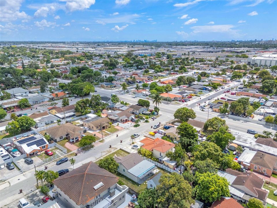 Recently Sold: $665,000 (4 beds, 2 baths, 1171 Square Feet)