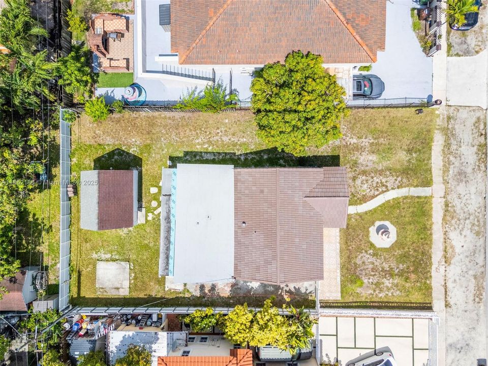 Recently Sold: $665,000 (4 beds, 2 baths, 1171 Square Feet)