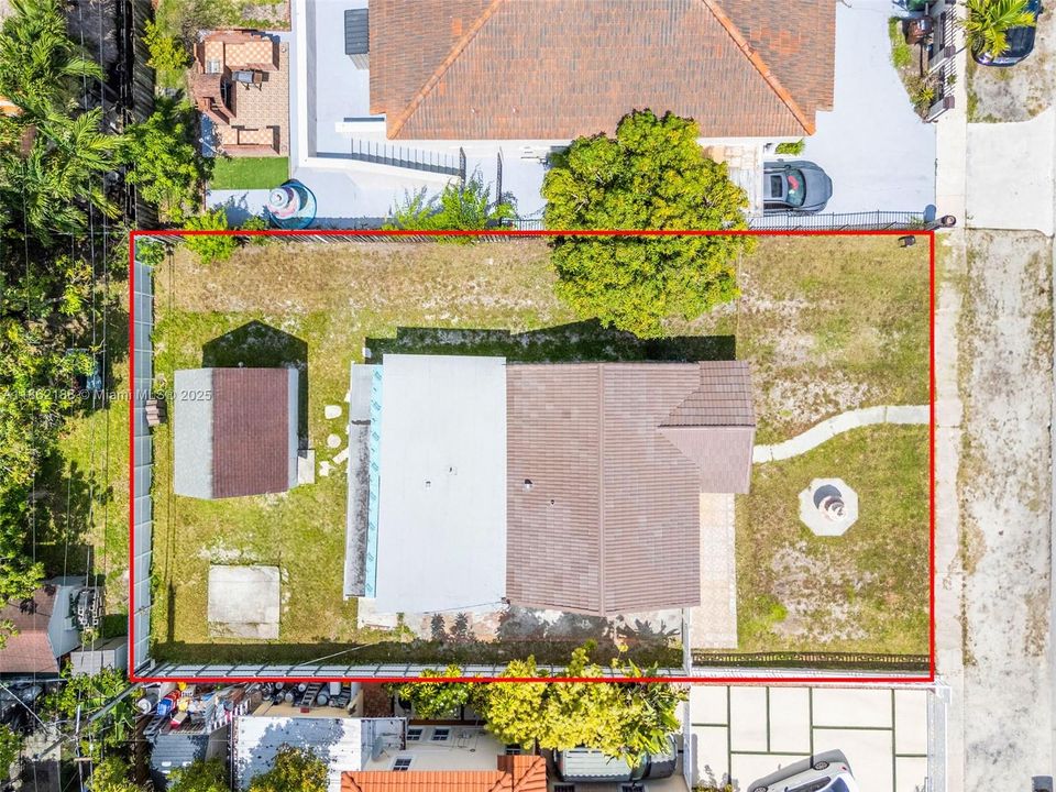 Recently Sold: $665,000 (4 beds, 2 baths, 1171 Square Feet)