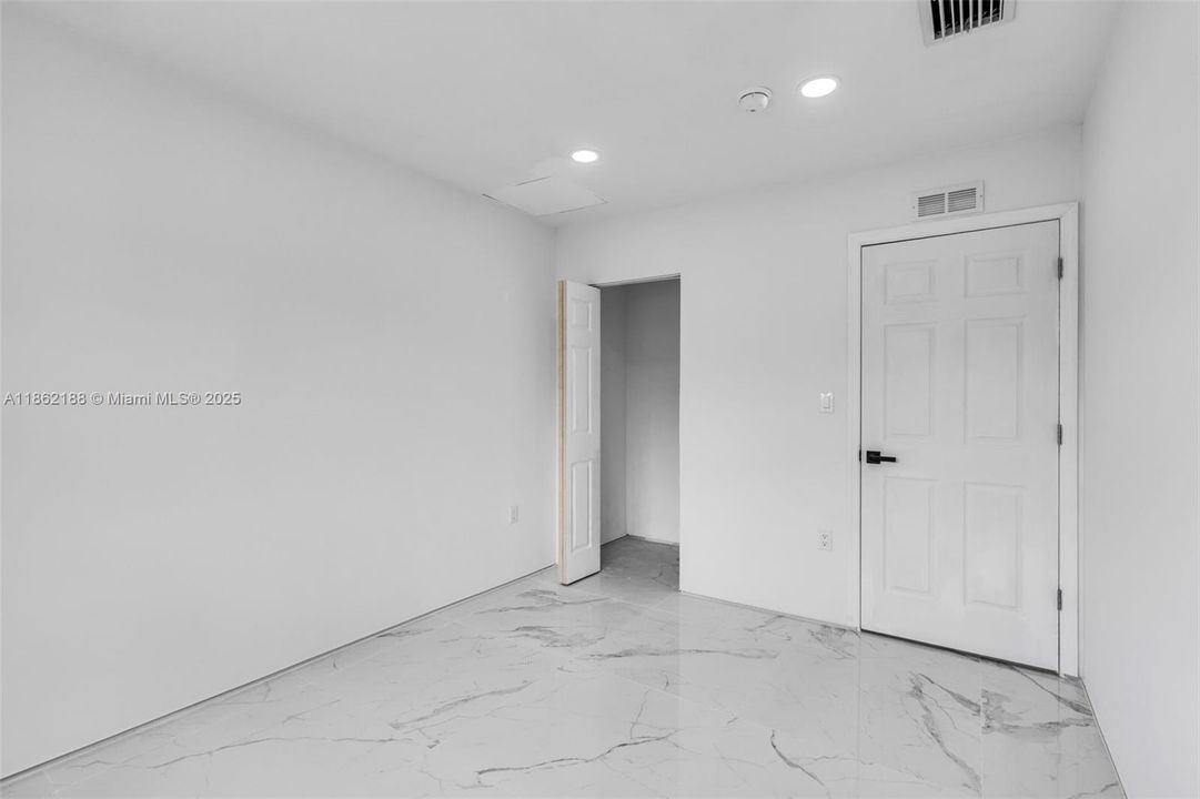 Recently Sold: $665,000 (4 beds, 2 baths, 1171 Square Feet)