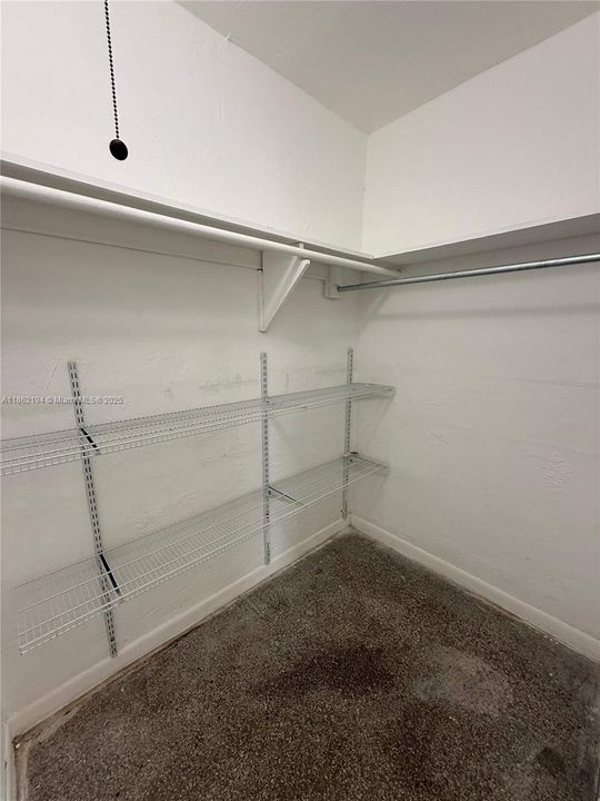 出租: $1,400 (1 贝兹, 1 浴室, 500 平方英尺)