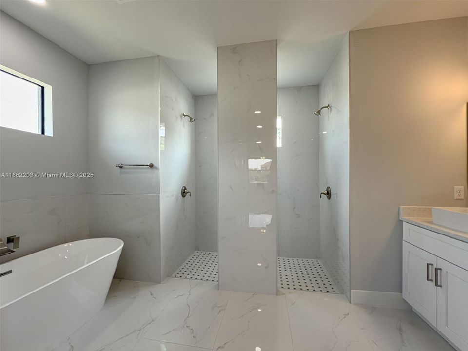 Recientemente alquilado: $2,250 (3 camas, 2 baños, 1717 Pies cuadrados)