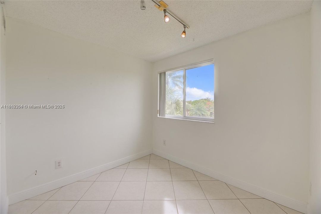 Recientemente alquilado: $1,850 (1 camas, 1 baños, 823 Pies cuadrados)