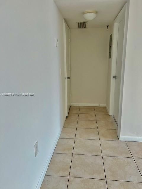 待售: $290,000 (2 贝兹, 2 浴室, 929 平方英尺)