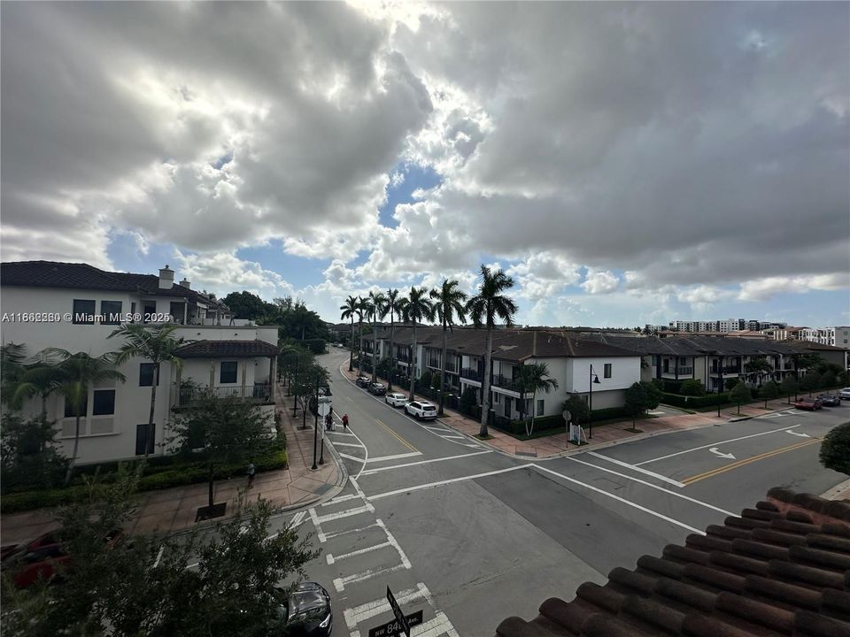 Active With Contract: $5,200 (5 beds, 4 baths, 2696 Square Feet)