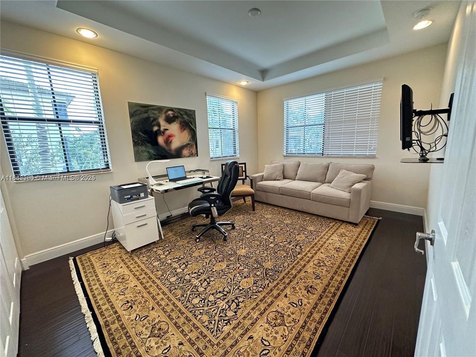 Active With Contract: $5,200 (5 beds, 4 baths, 2696 Square Feet)