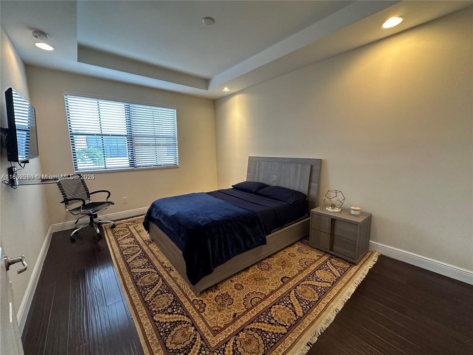 Active With Contract: $5,200 (5 beds, 4 baths, 2696 Square Feet)