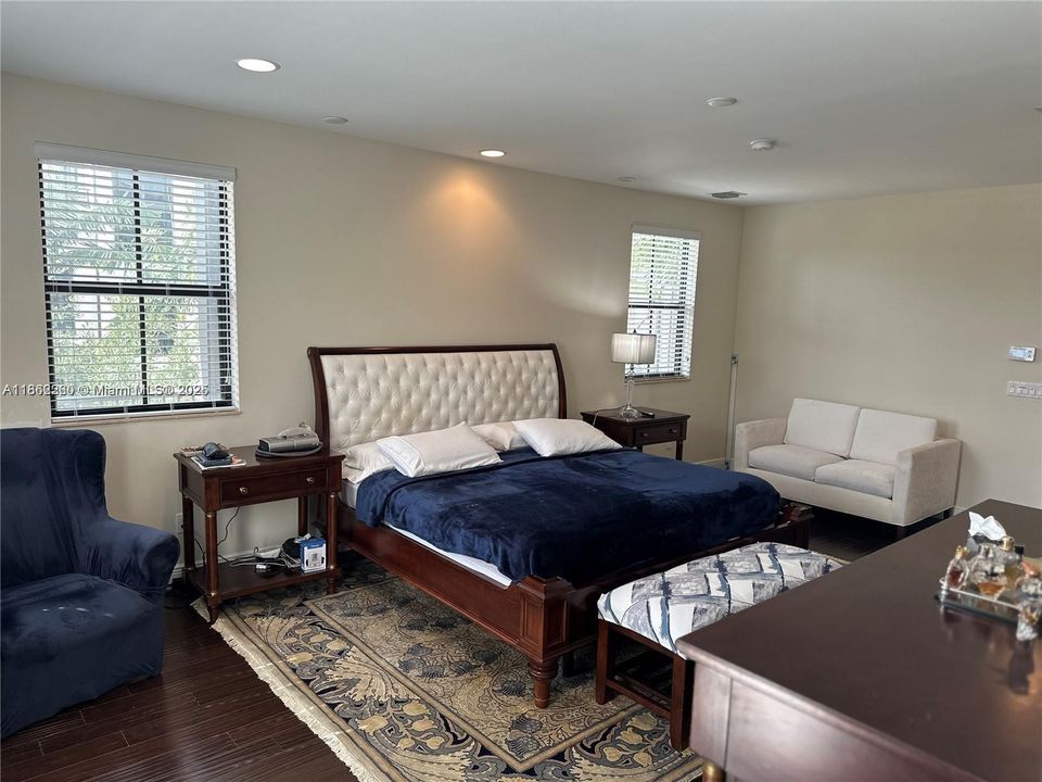 Active With Contract: $5,200 (5 beds, 4 baths, 2696 Square Feet)