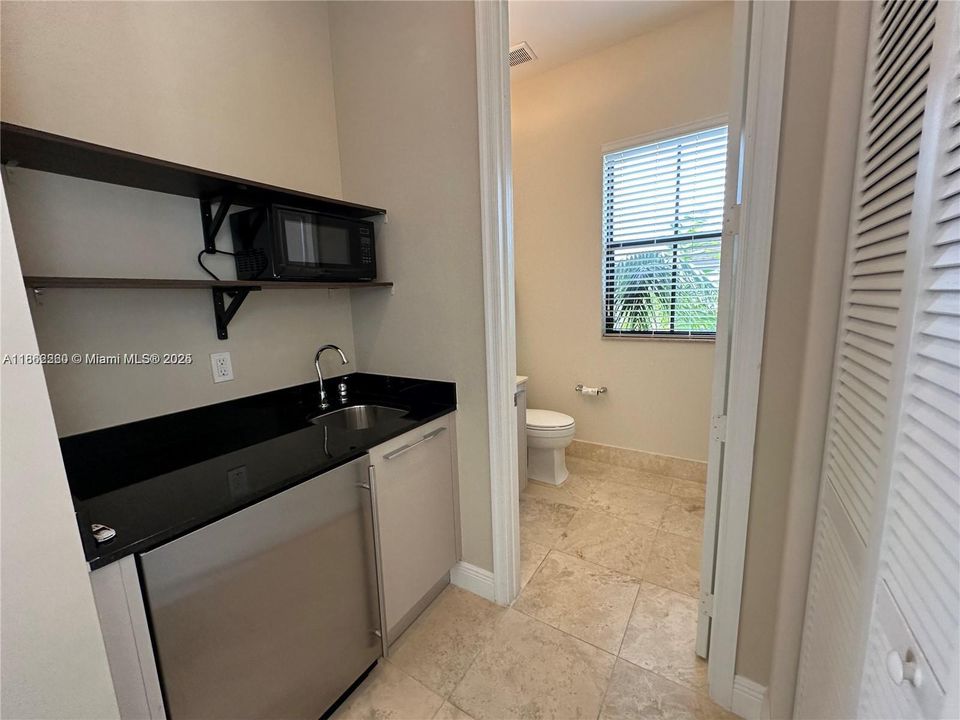 Active With Contract: $5,200 (5 beds, 4 baths, 2696 Square Feet)