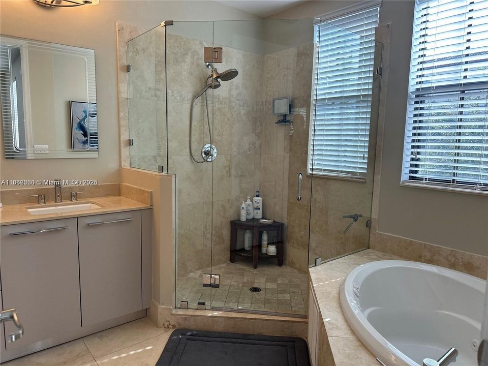 Active With Contract: $5,200 (5 beds, 4 baths, 2696 Square Feet)