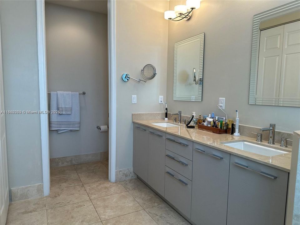 Active With Contract: $5,200 (5 beds, 4 baths, 2696 Square Feet)