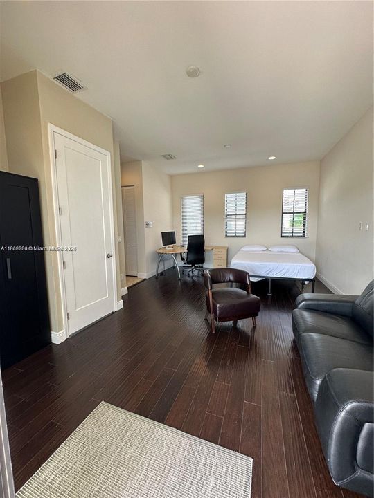 Active With Contract: $5,200 (5 beds, 4 baths, 2696 Square Feet)