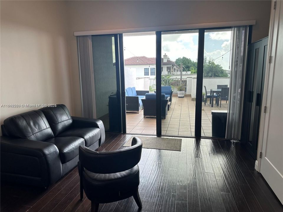 Active With Contract: $5,200 (5 beds, 4 baths, 2696 Square Feet)