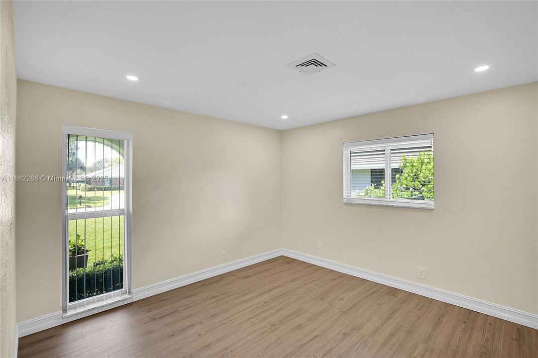 待售: $999,000 (4 贝兹, 3 浴室, 2557 平方英尺)