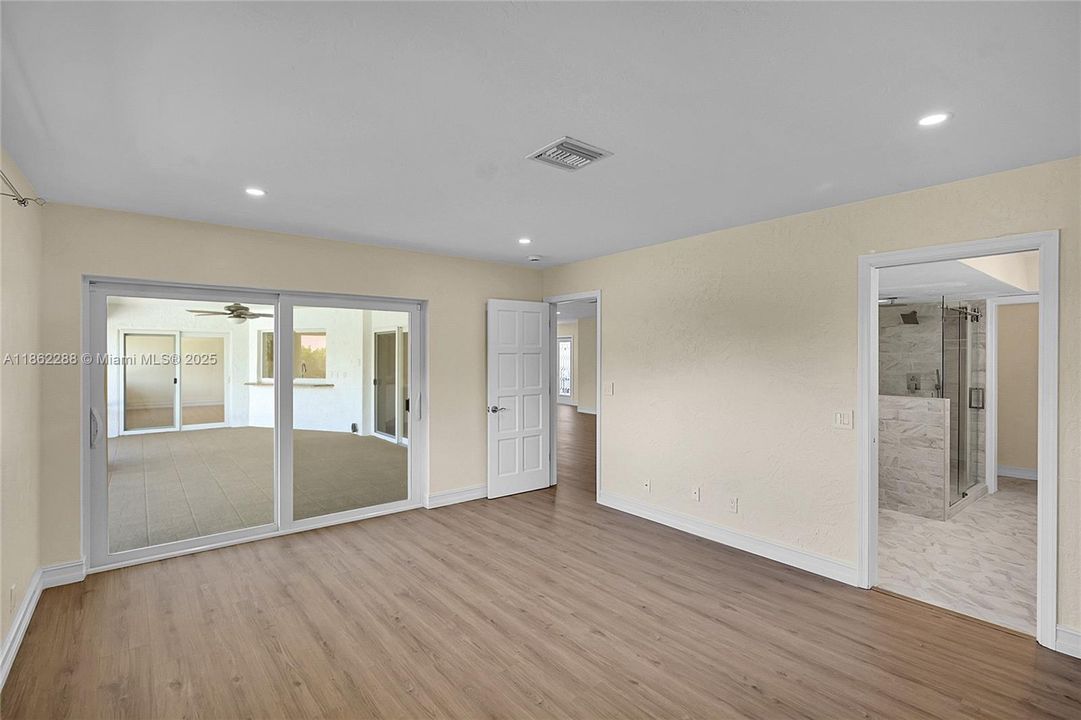 待售: $999,000 (4 贝兹, 3 浴室, 2557 平方英尺)