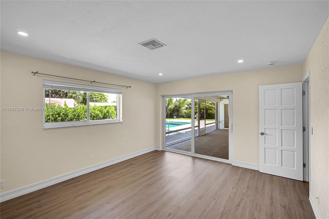 待售: $999,000 (4 贝兹, 3 浴室, 2557 平方英尺)