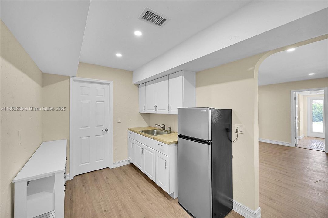 待售: $999,000 (4 贝兹, 3 浴室, 2557 平方英尺)