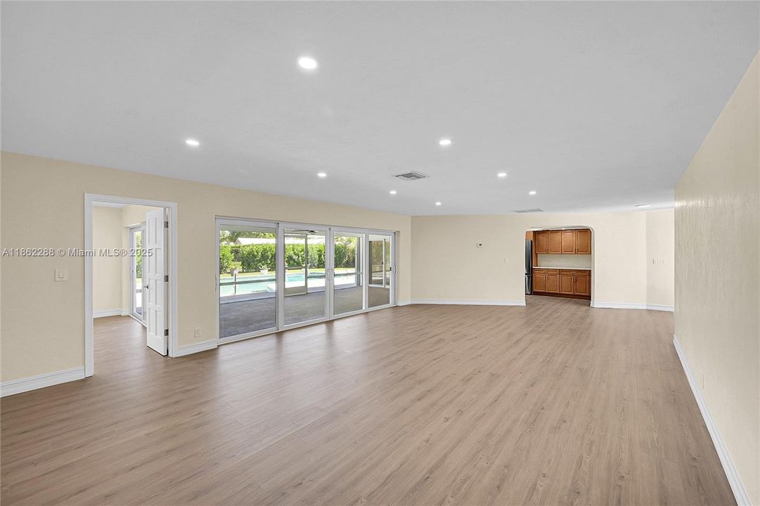 待售: $999,000 (4 贝兹, 3 浴室, 2557 平方英尺)