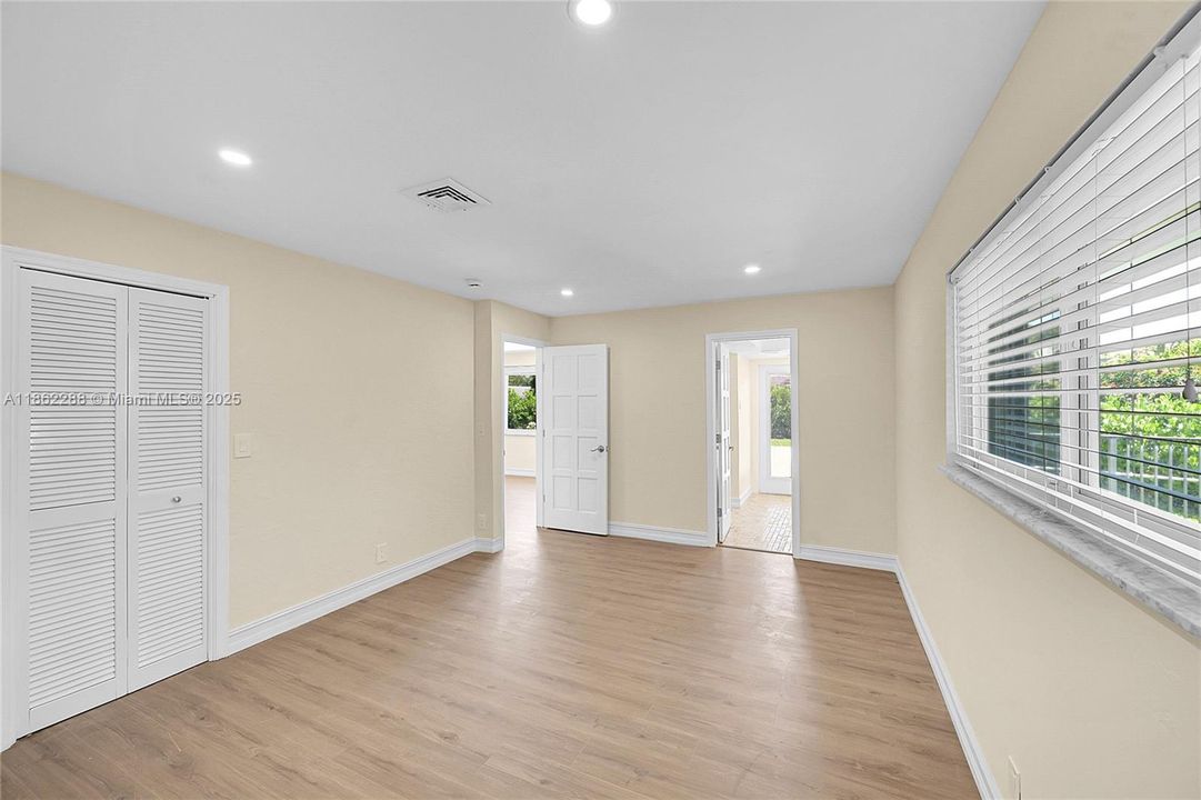 待售: $999,000 (4 贝兹, 3 浴室, 2557 平方英尺)