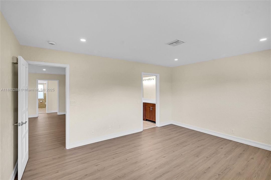 待售: $999,000 (4 贝兹, 3 浴室, 2557 平方英尺)