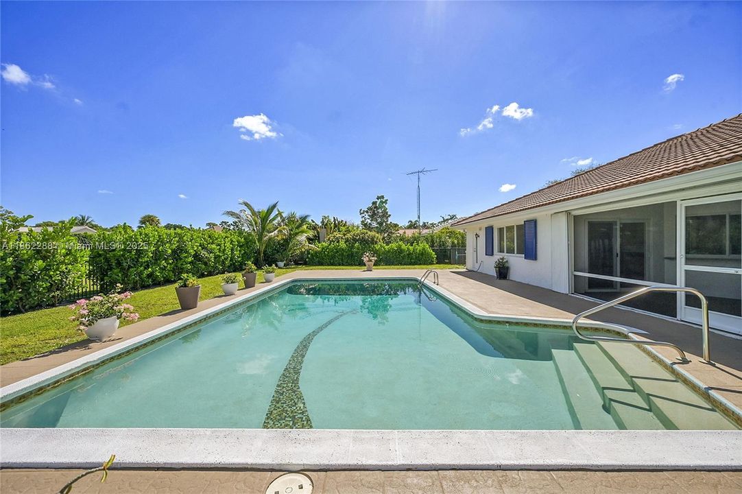 待售: $999,000 (4 贝兹, 3 浴室, 2557 平方英尺)