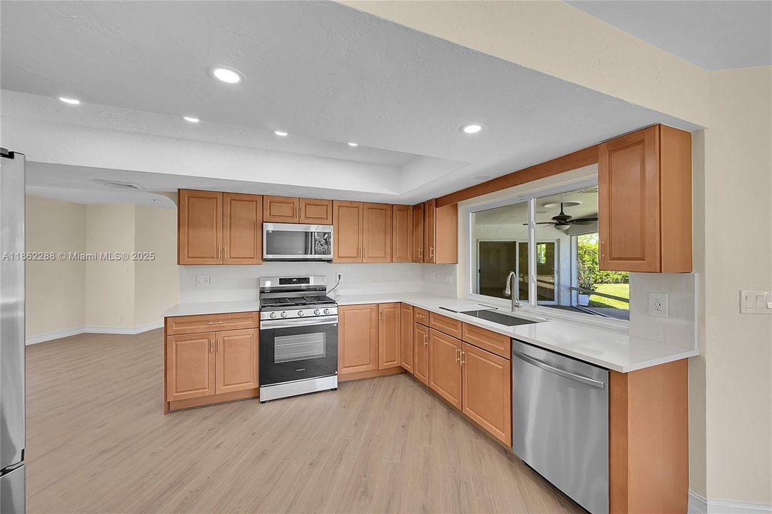 待售: $999,000 (4 贝兹, 3 浴室, 2557 平方英尺)