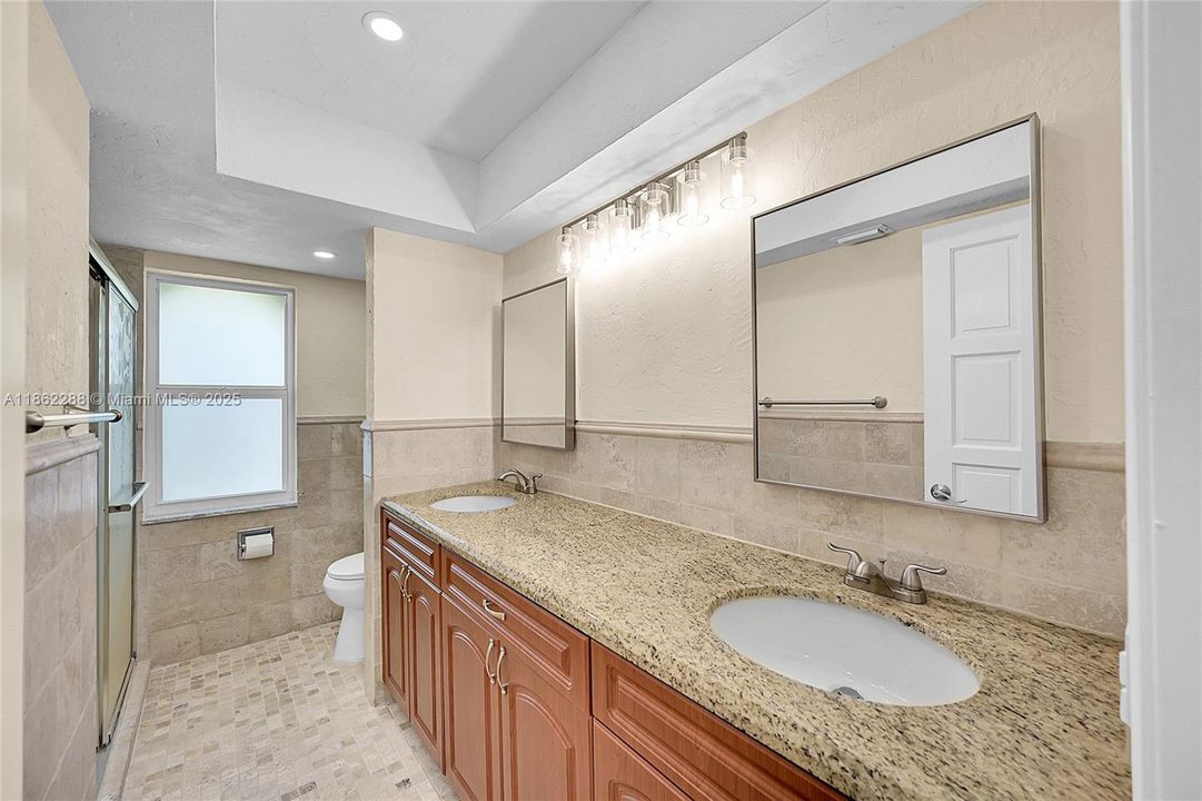 待售: $999,000 (4 贝兹, 3 浴室, 2557 平方英尺)