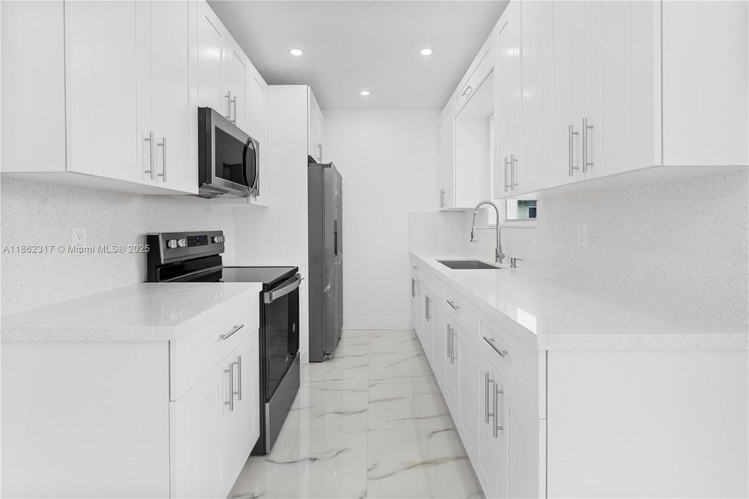 Под контрактом: $518,000 (3 спален, 1 ванн, 1185 Квадратных фут)