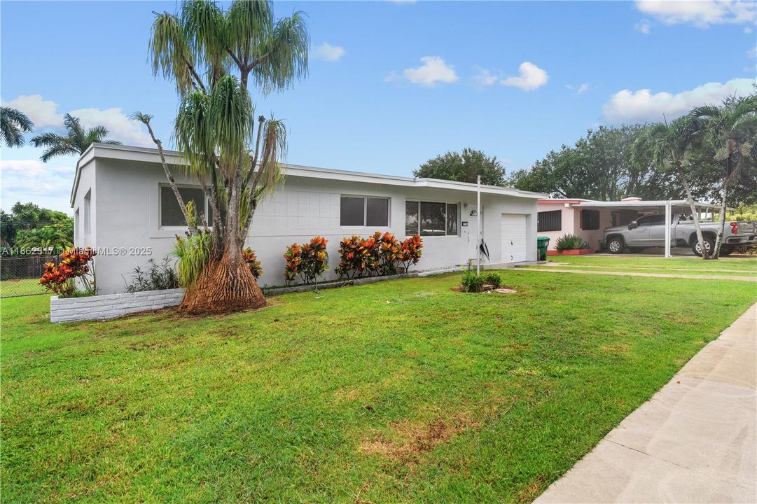 Под контрактом: $518,000 (3 спален, 1 ванн, 1185 Квадратных фут)