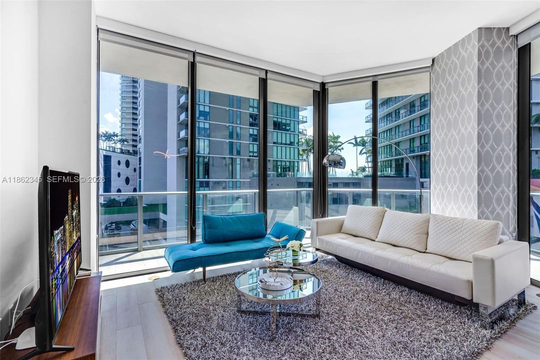 En Venta: $680,000 (3 camas, 2 baños, 1152 Pies cuadrados)