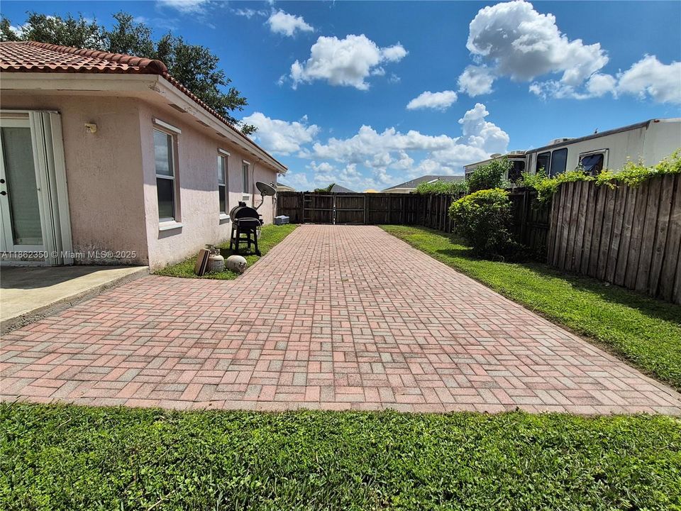 На продажу: $799,900 (4 спален, 2 ванн, 0 Квадратных фут)