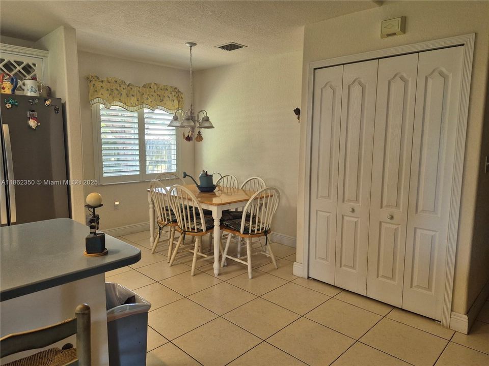 На продажу: $799,900 (4 спален, 2 ванн, 0 Квадратных фут)