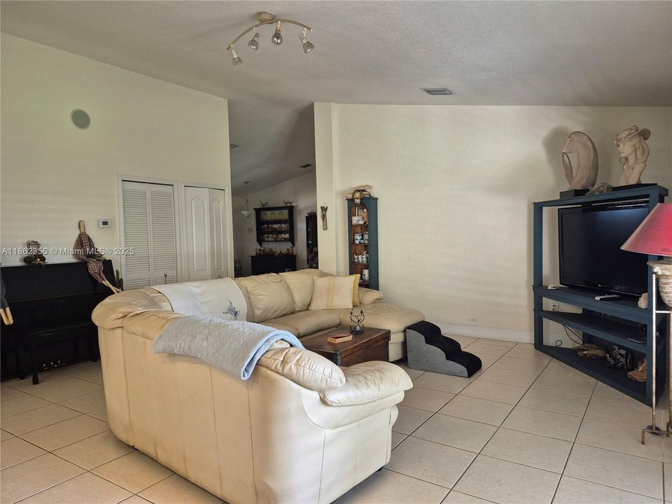 На продажу: $799,900 (4 спален, 2 ванн, 0 Квадратных фут)