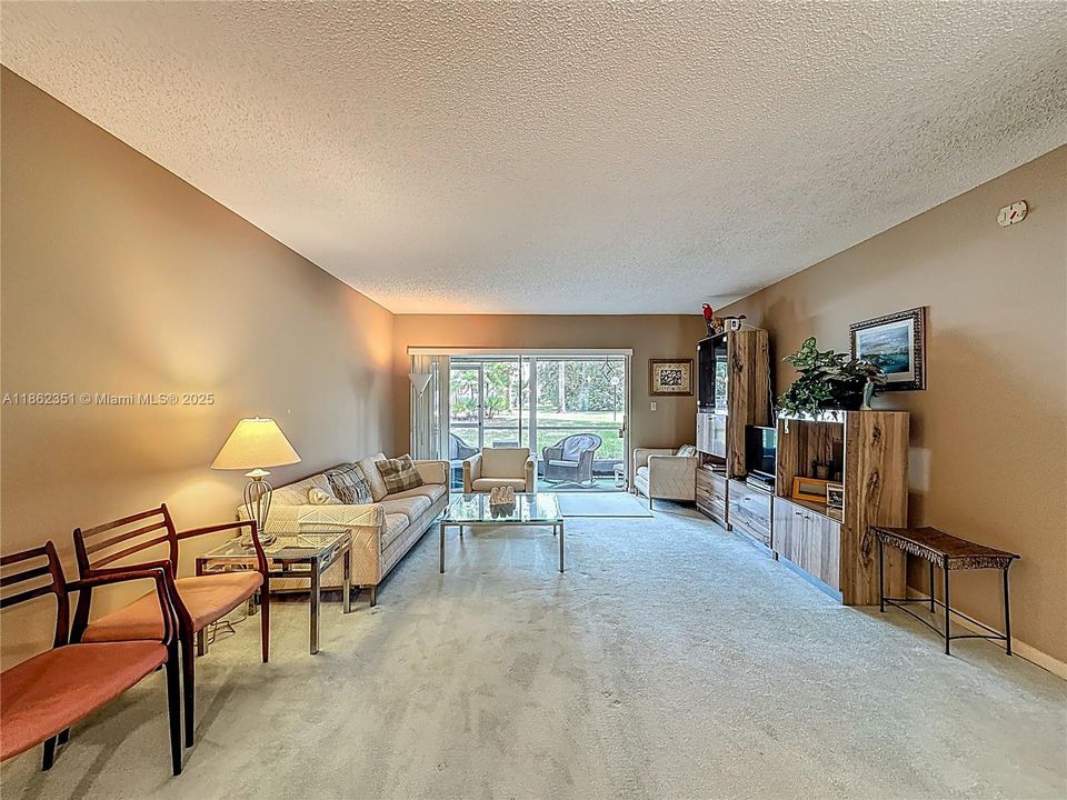 最近租的: $1,200 (2 贝兹, 2 浴室, 1070 平方英尺)