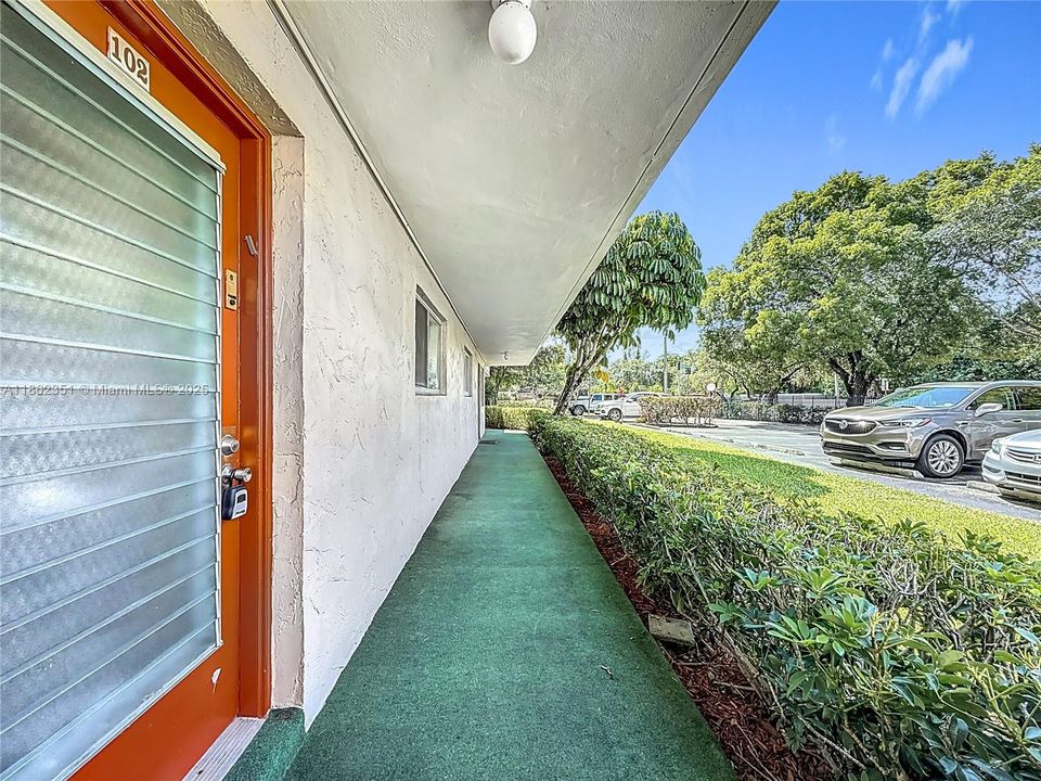 最近租的: $1,200 (2 贝兹, 2 浴室, 1070 平方英尺)