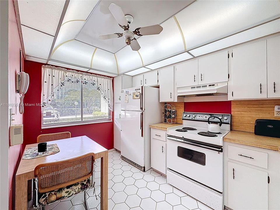 最近租的: $1,200 (2 贝兹, 2 浴室, 1070 平方英尺)