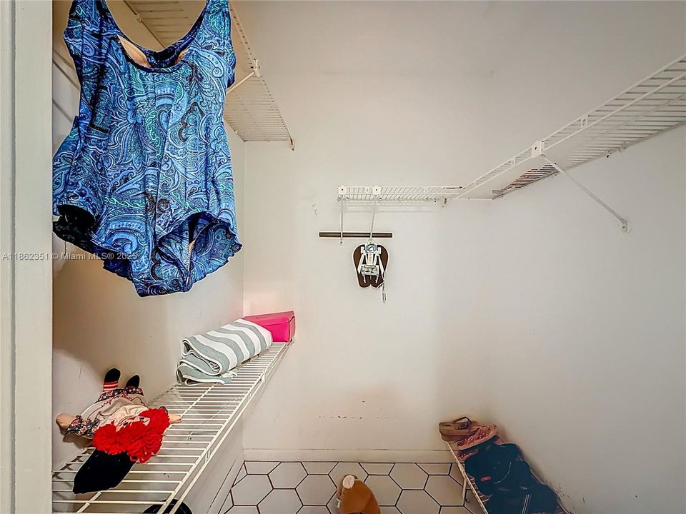 最近租的: $1,200 (2 贝兹, 2 浴室, 1070 平方英尺)