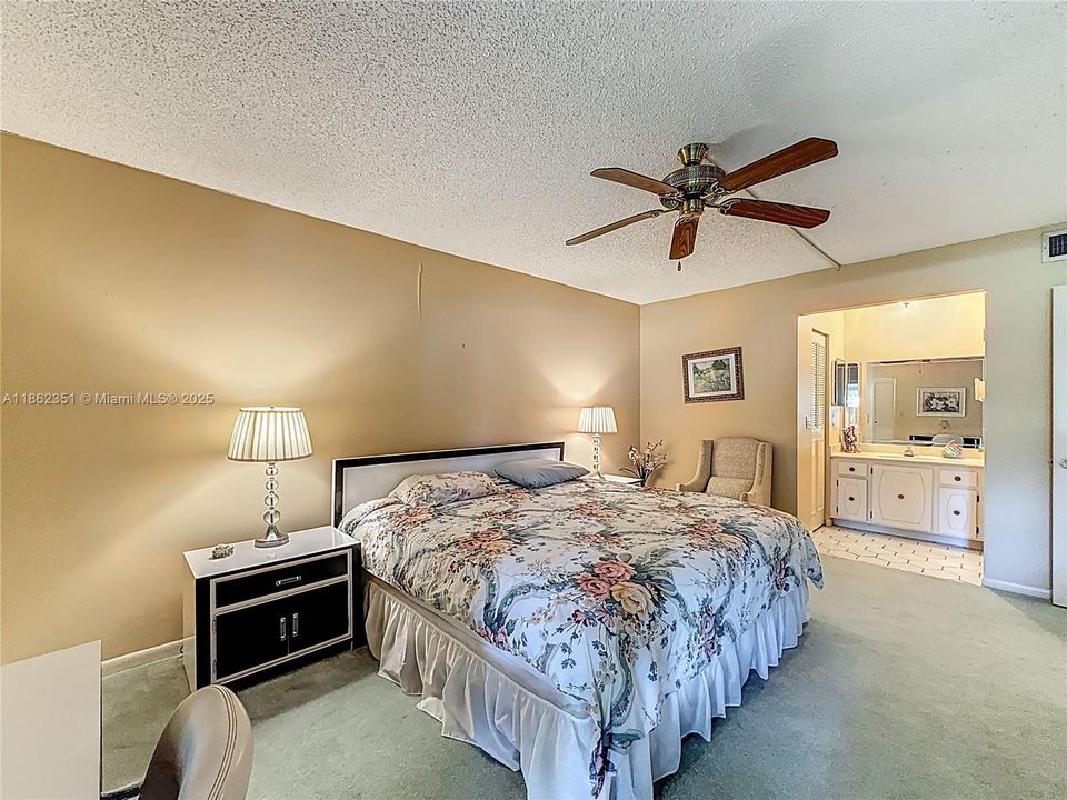 最近租的: $1,200 (2 贝兹, 2 浴室, 1070 平方英尺)