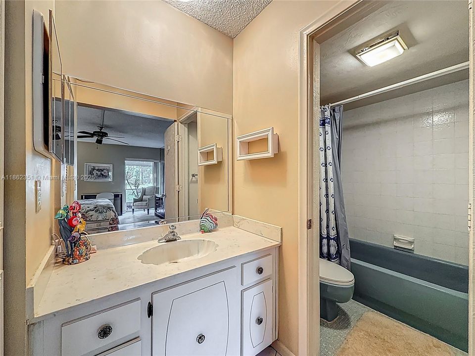 最近租的: $1,200 (2 贝兹, 2 浴室, 1070 平方英尺)