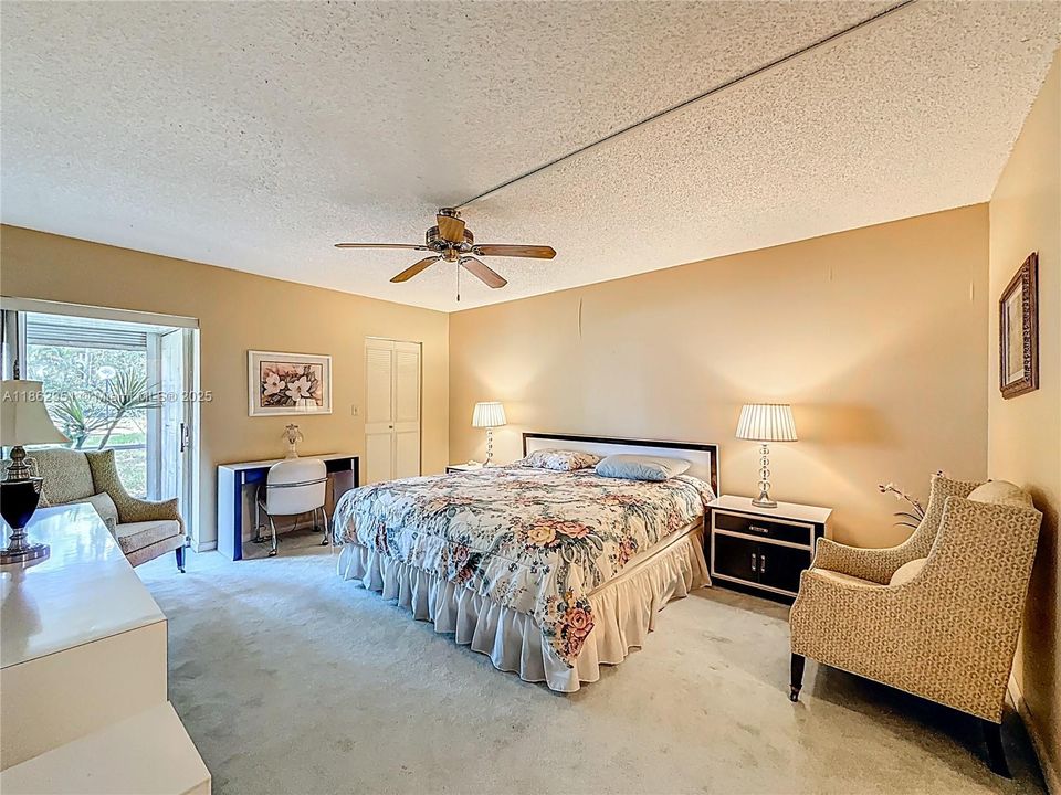 最近租的: $1,200 (2 贝兹, 2 浴室, 1070 平方英尺)